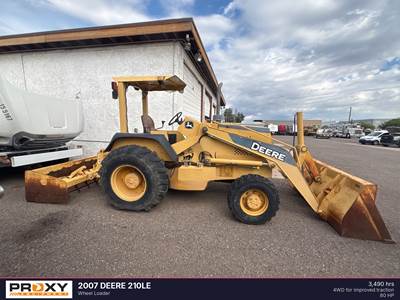 John Deere 210LE Skip Loader