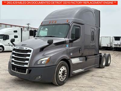 Freightliner Cascadia 126 Sleeper Semi Truck