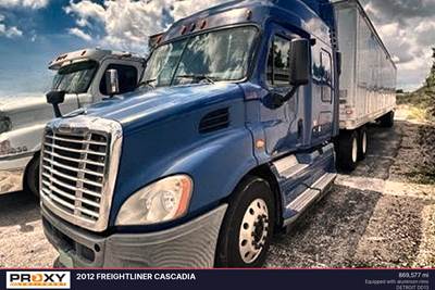 Freightliner Cascadia Sleeper Semi Truck