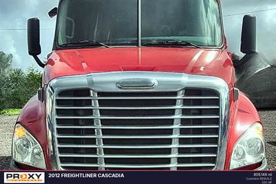 Freightliner Cascadia Sleeper Semi Truck