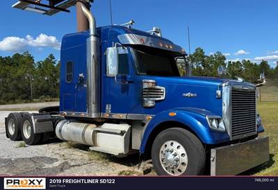 Freightliner Coronado 122 SD Sleeper Semi Truck