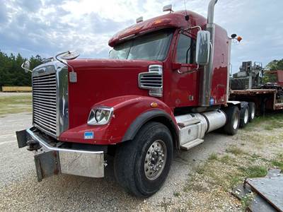 Freightliner Coronado SD Sleeper Semi Truck