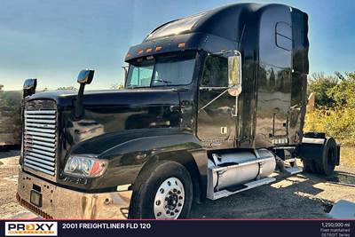 Freightliner FLD120 Sleeper Semi Truck