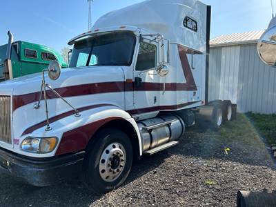 International 9400 Sleeper Semi Truck