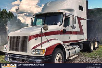 International 9400 Sleeper Semi Truck