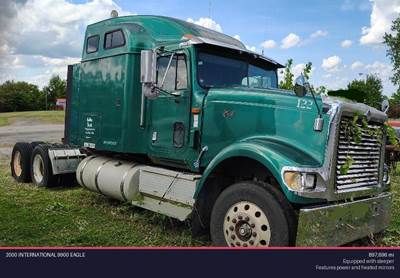 International 9900 EAGLE Sleeper Semi Truck