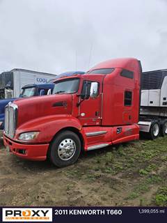 Kenworth T660 Sleeper Semi Truck