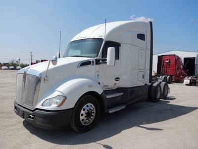 Kenworth T680 Sleeper Semi Truck