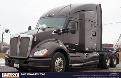 Kenworth T680 Sleeper Semi Truck