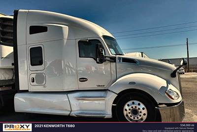 Kenworth T680 Sleeper Semi Truck