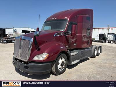 Kenworth T680 Sleeper Semi Truck