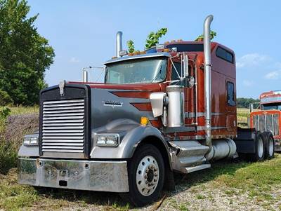 Kenworth W900 Sleeper Semi Truck