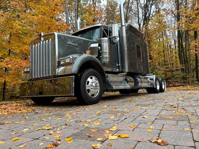 Kenworth W900 Sleeper Semi Truck