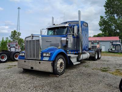Kenworth W900L Sleeper Semi Truck
