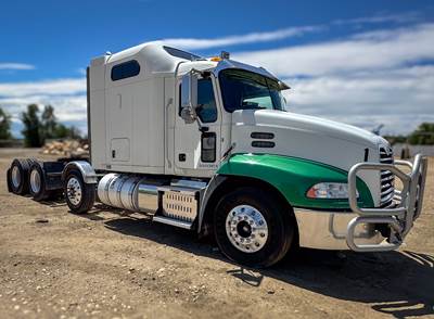 Mack Pinnacle Sleeper Semi Truck