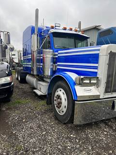Peterbilt 379 Sleeper Semi Truck