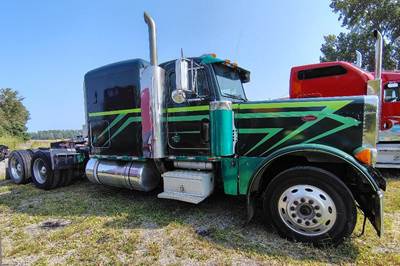 Peterbilt 379 Sleeper Semi Truck