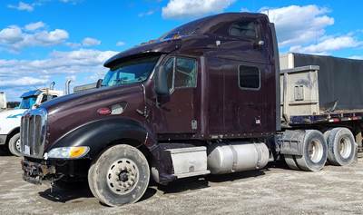 Peterbilt 387 Sleeper Semi Truck