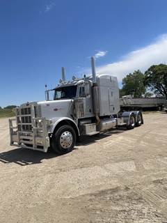 Peterbilt 388 Sleeper Semi Truck