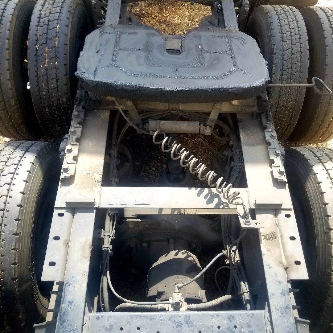 2016 Volvo Sleeper Semi Truck For Sale Starkville, MS