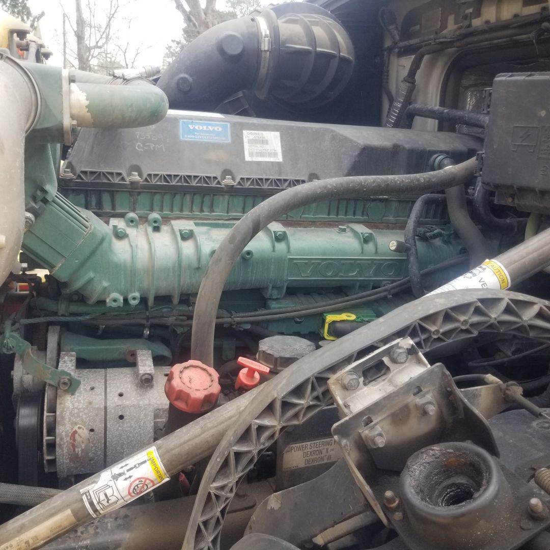 2016 Volvo Sleeper Semi Truck For Sale Starkville, MS