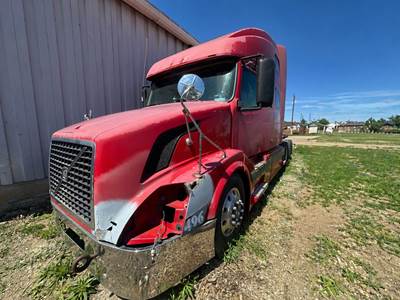 Volvo Sleeper Semi Truck