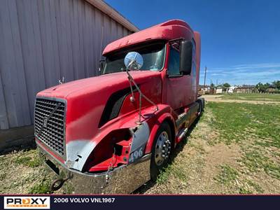Volvo Sleeper Semi Truck