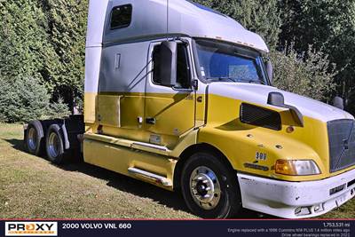 Volvo VNL660 Sleeper Semi Truck
