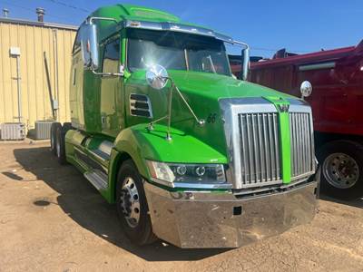 Western Star 5700XE Sleeper Semi Truck