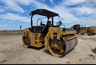 Caterpillar CB66B Smooth Drum Roller Compactor