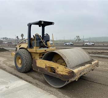 Caterpillar CS-563E Smooth Drum Roller Compactor