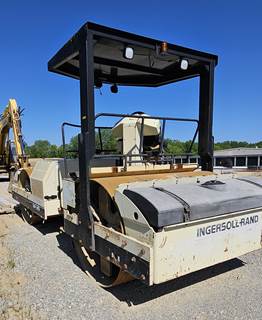 Ingersoll-Rand DD-130 Smooth Drum Roller Compactor