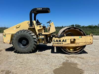 Sakai SV505 Smooth Drum Roller Compactor