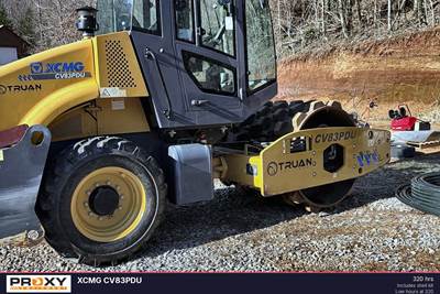 Xcmg CV83PDU Smooth Drum Roller Compactor