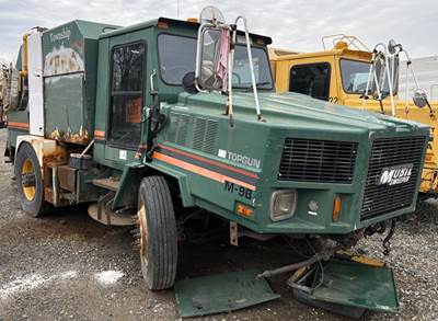 Athey Mobil Sweeper Truck