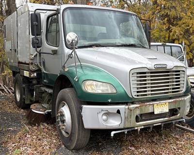 Schwarze M6000 Sweeper Truck
