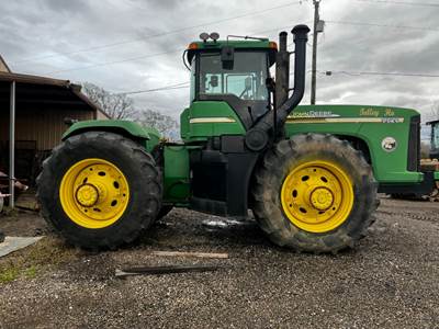 John Deere 9520 Tractor