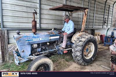 Ford 4600 Tractor