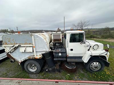 Ford L900 Vacuum Truck