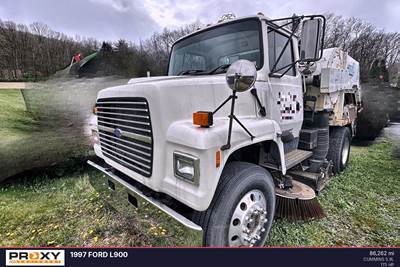 Ford L900 Vacuum Truck