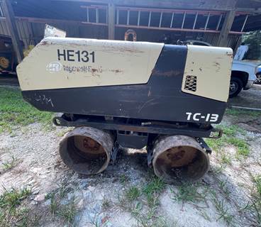 Ingersoll-Rand TC-13 Walk / Tow Behind Compactor