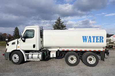 Freightliner Cascadia 113 Water Truck