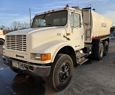 International F4900 Water Truck