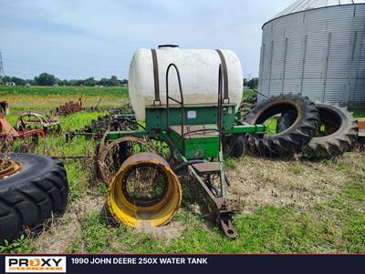 John Deere Water Wagon