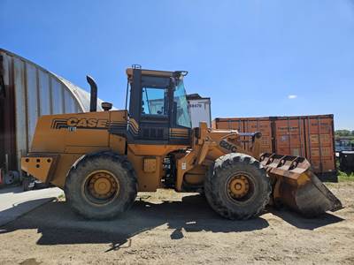 Case 621C Wheel Loader