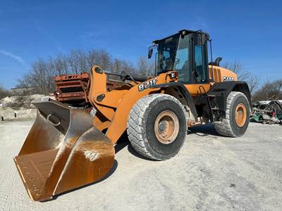 Case 821F Wheel Loader