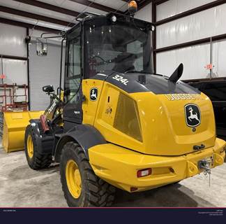 John Deere 324L Wheel Loader