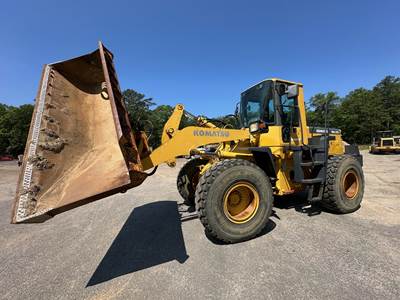 Komatsu WA320 Wheel Loader