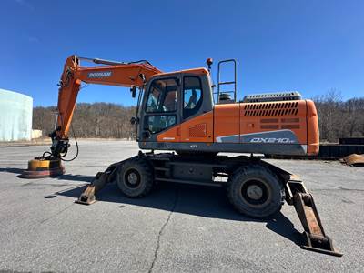 Doosan DX210W Wheeled Excavator