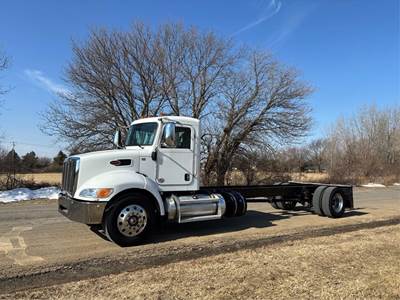 Peterbilt 337 Single Axle Cab & Chassis Truck - Paccar, 220HP, Automatic